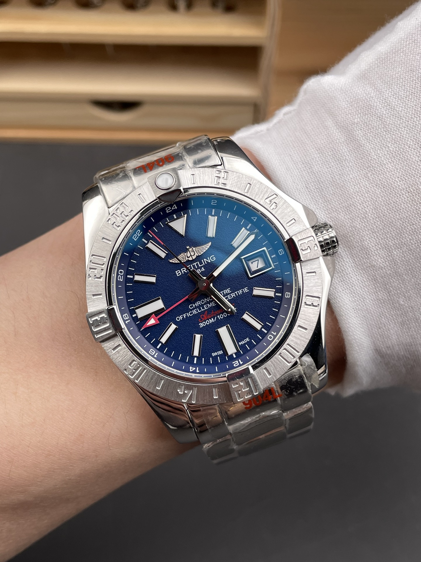 GMT (43mm) 9