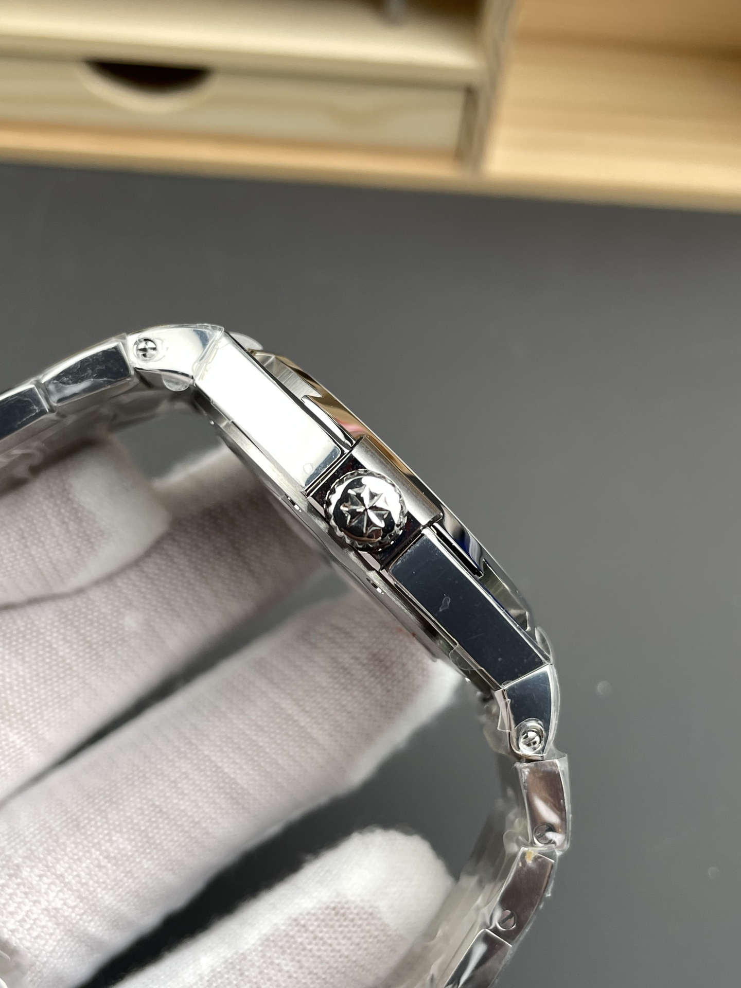 47040 (42mm) 6