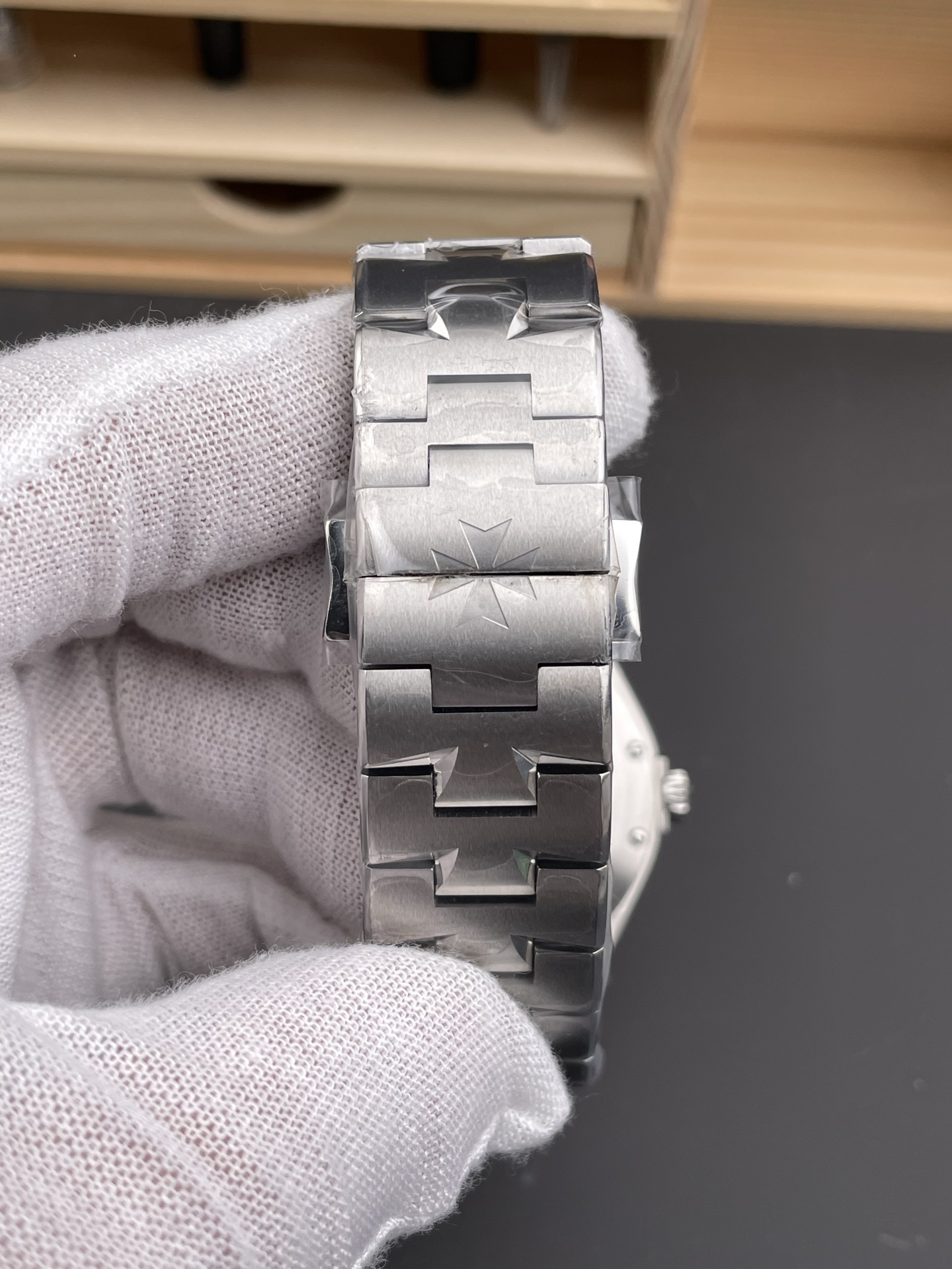 47040 (42mm) 8