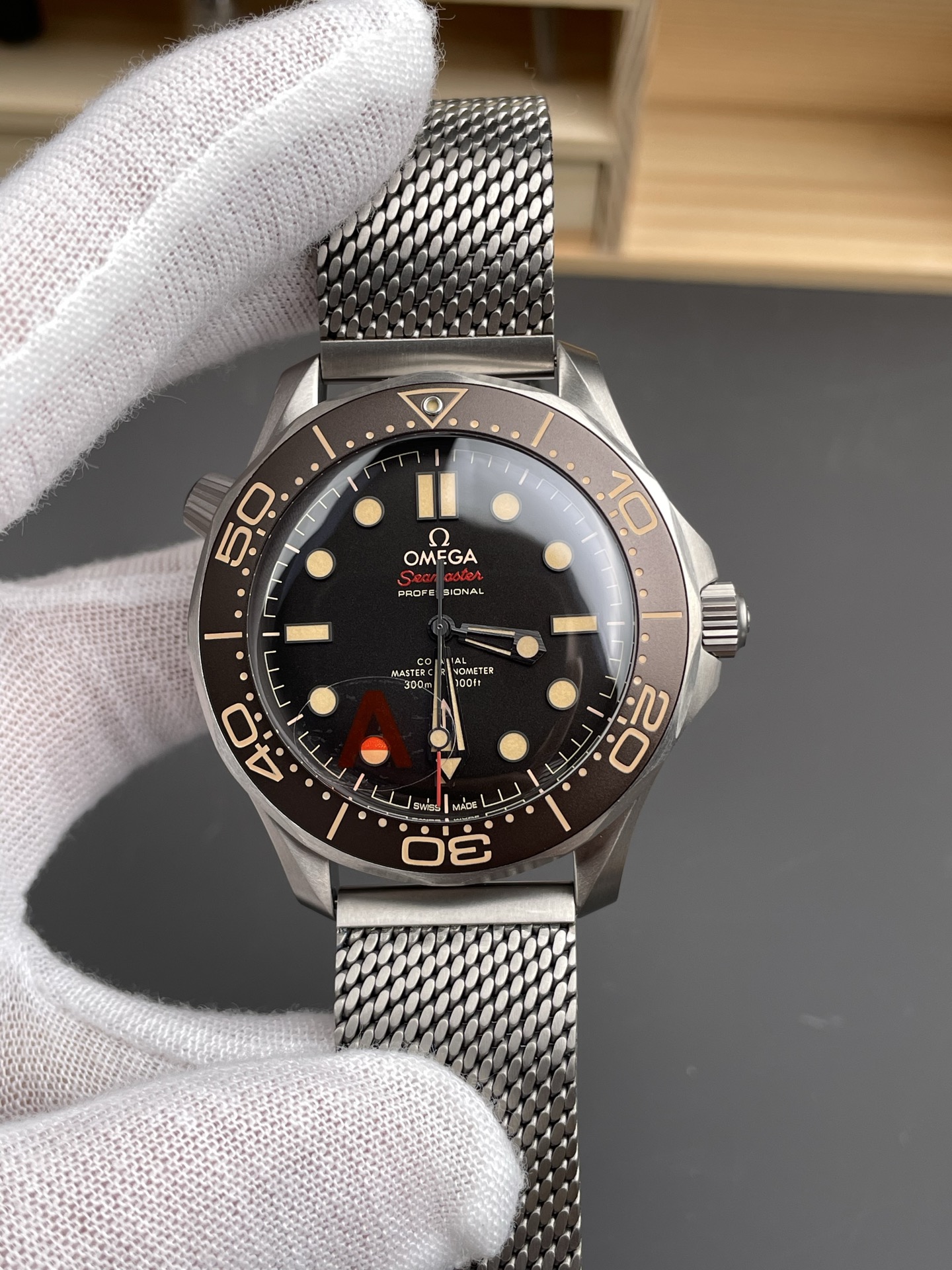007 (42mm)