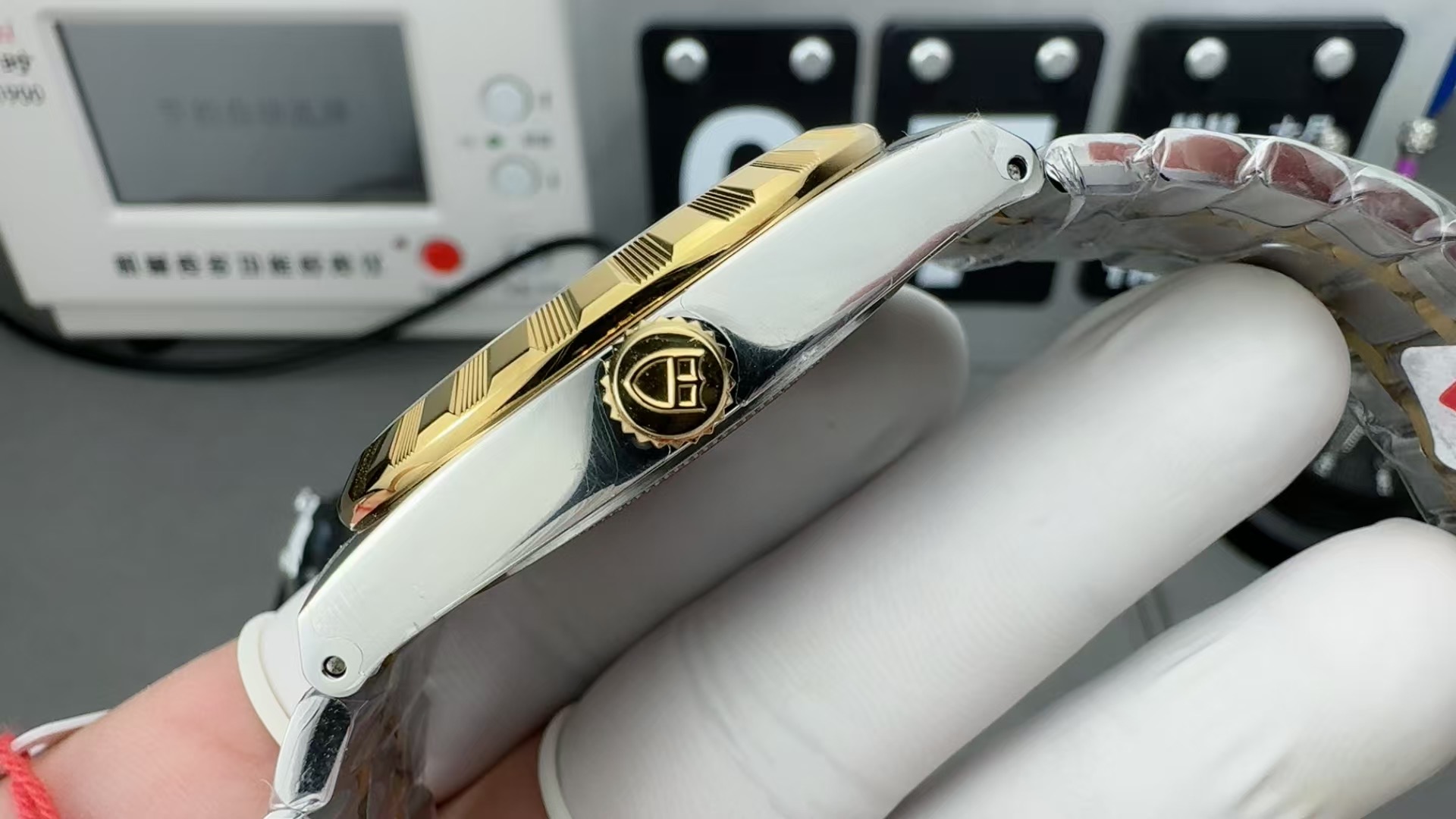 TUDOR 6