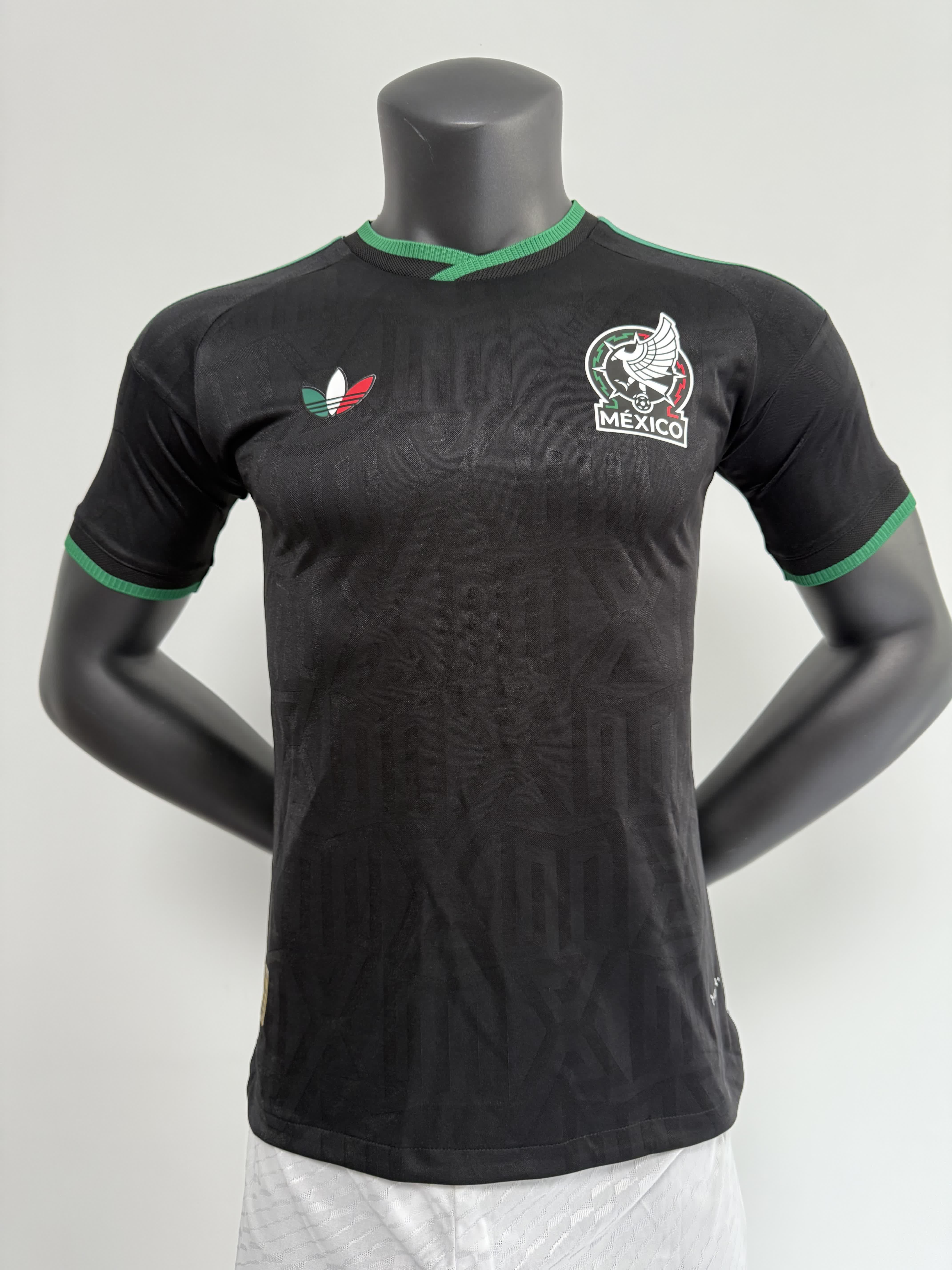 Tercera equipación de México