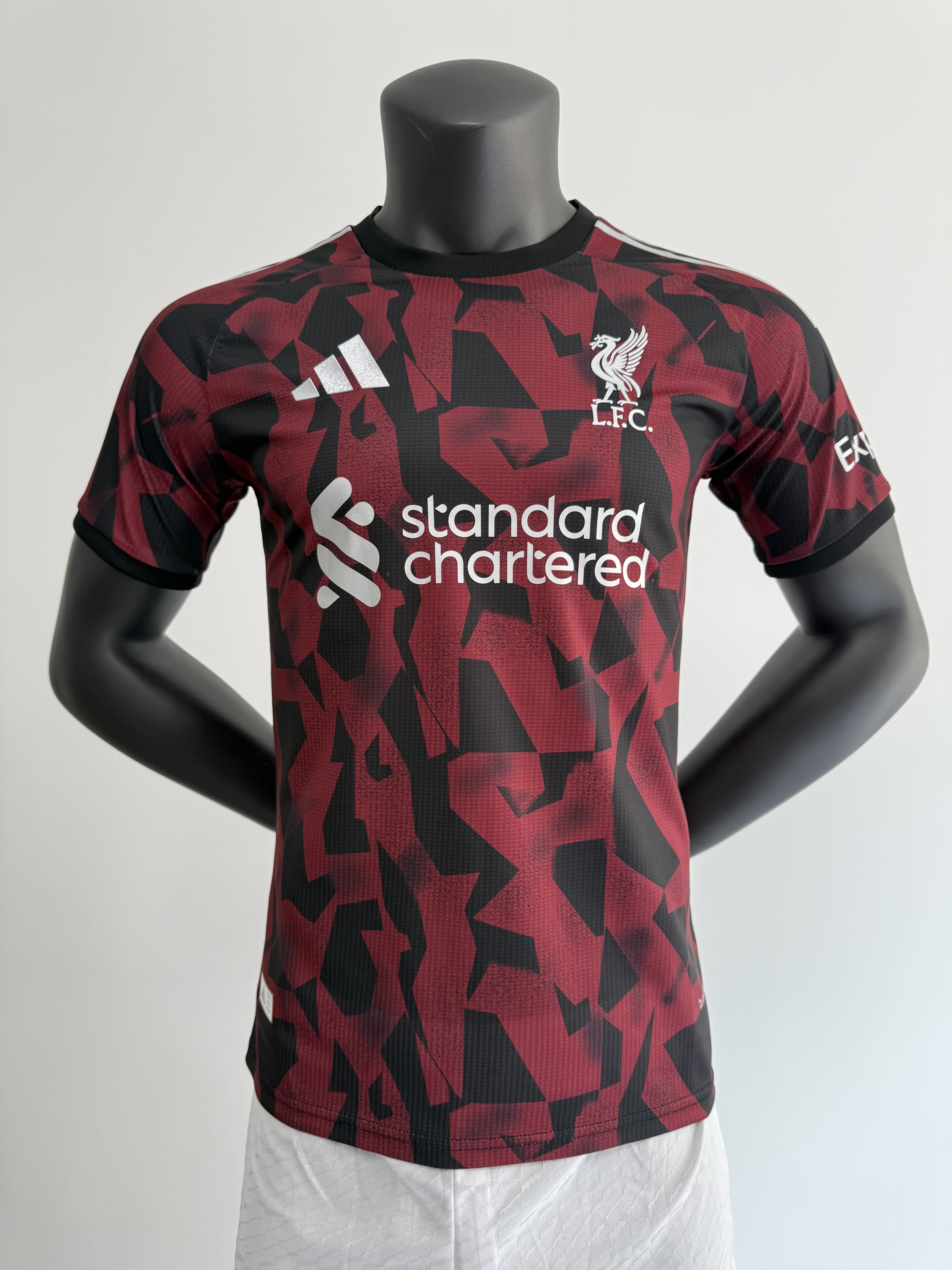 Tercera equipación del Liverpool