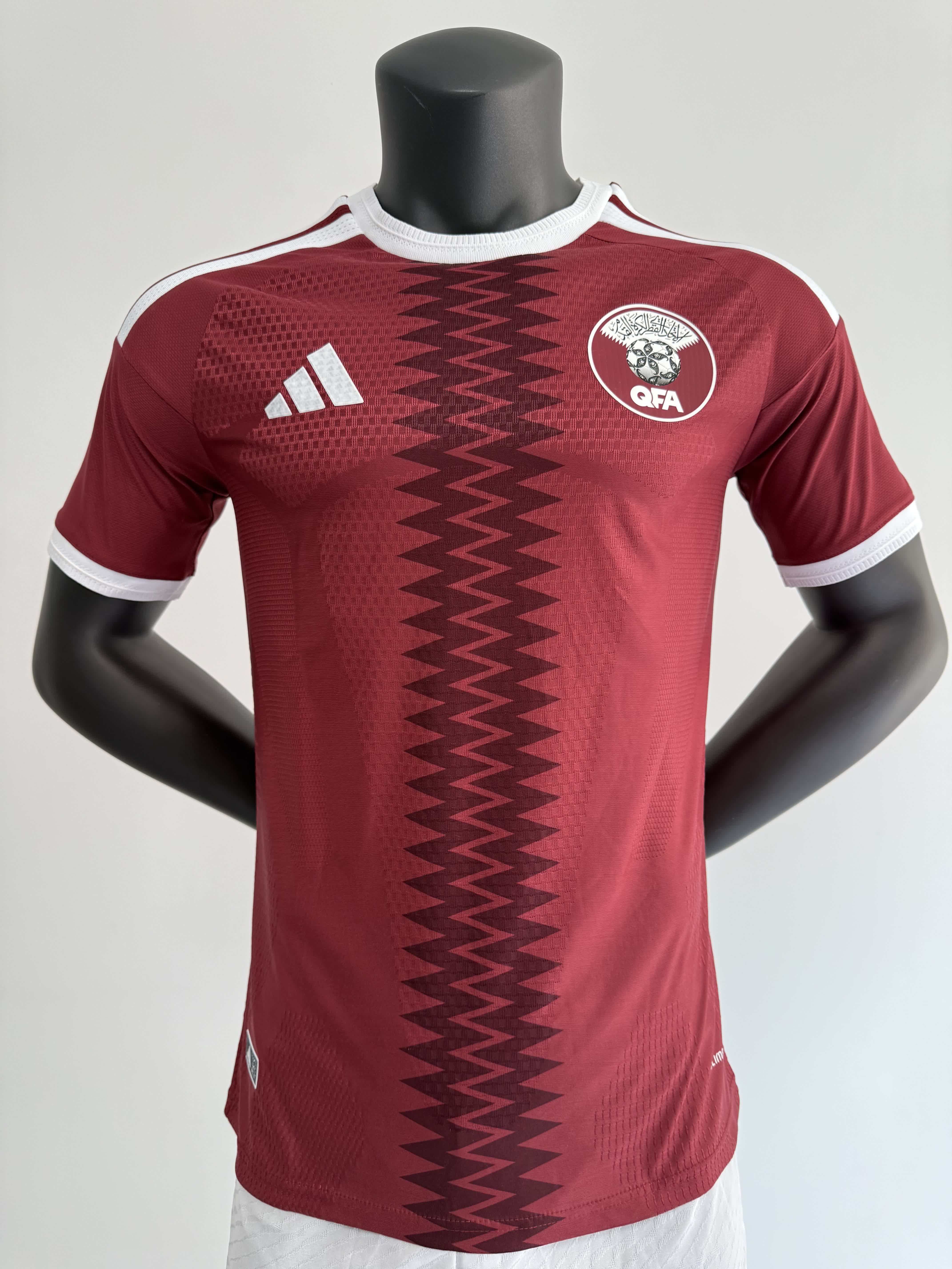 Camiseta de casa de Catar