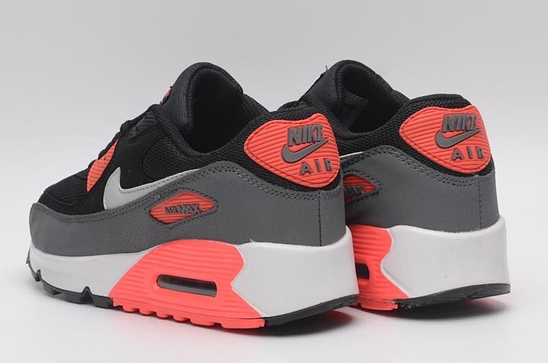 Nike.90 24