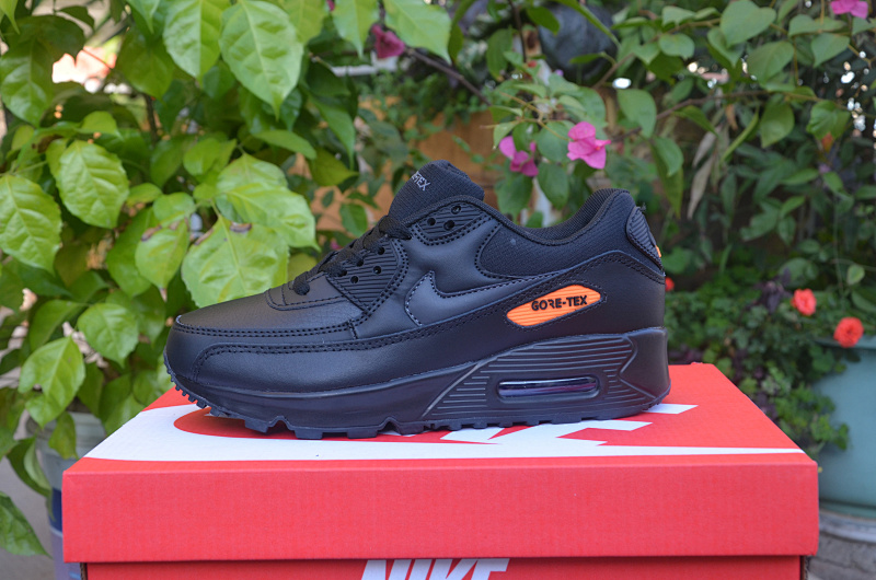Nike.90 42