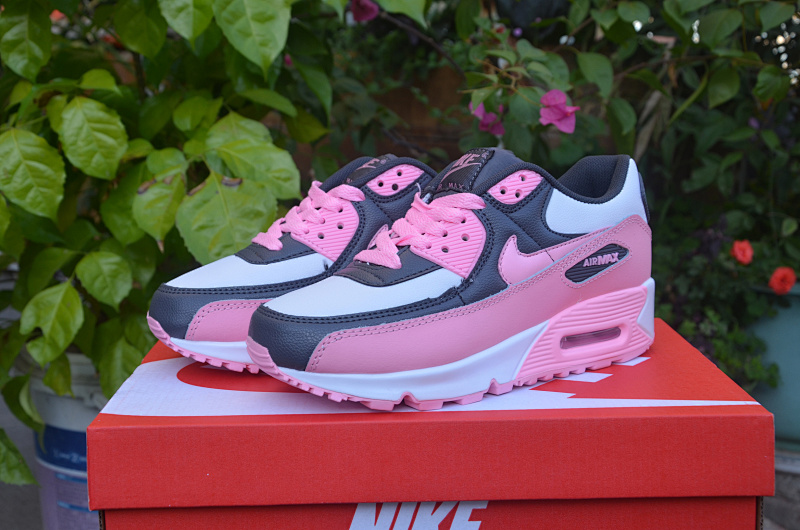 Nike.90 56