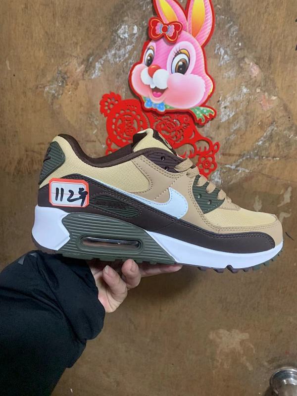 Nike.90 76