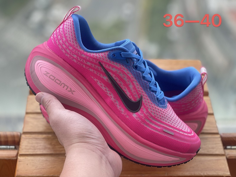 NIKE 13