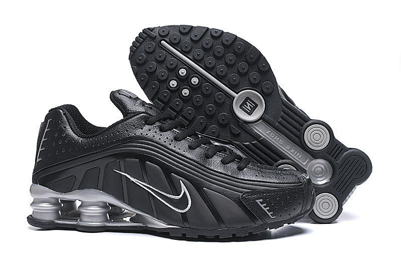 NIKE SHOX R4 21