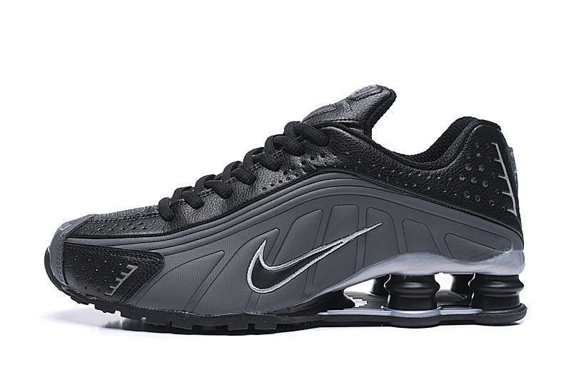 NIKE SHOX R4 35