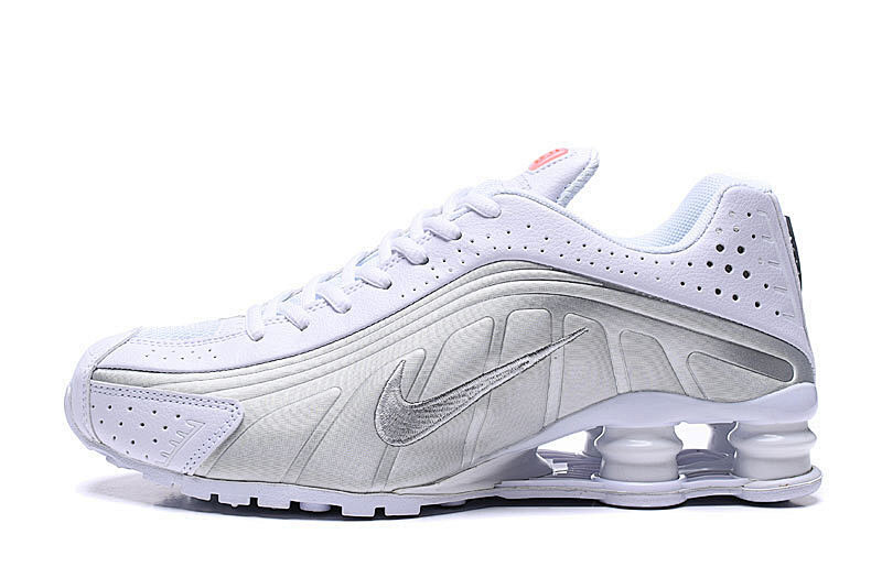 NIKE SHOX R4