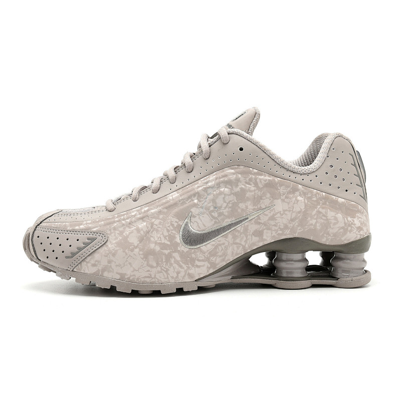 NIKE SHOX R4 9