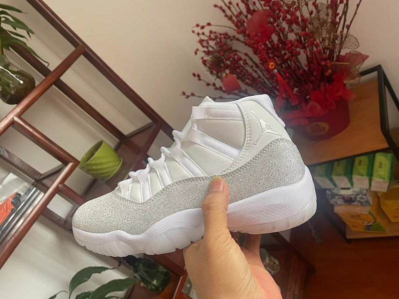 Air Jordan 11 10