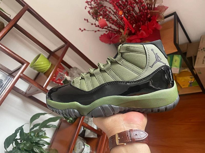 Air Jordan 11 17