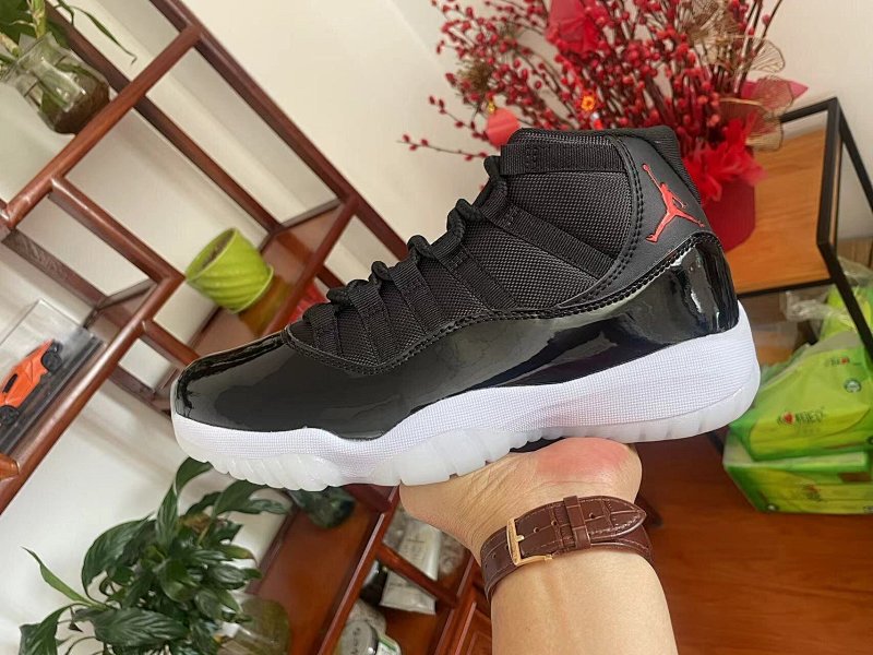 Air Jordan 11 18