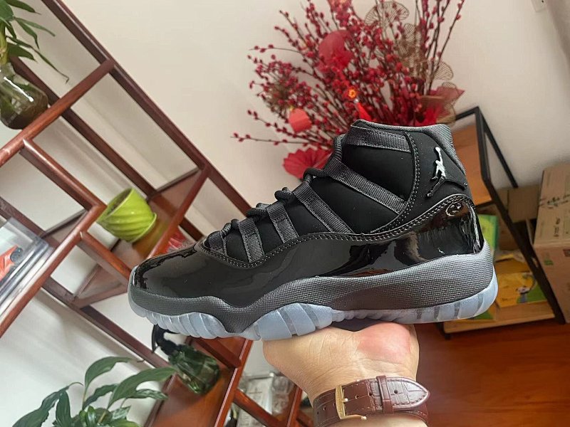 Air Jordan 11 25