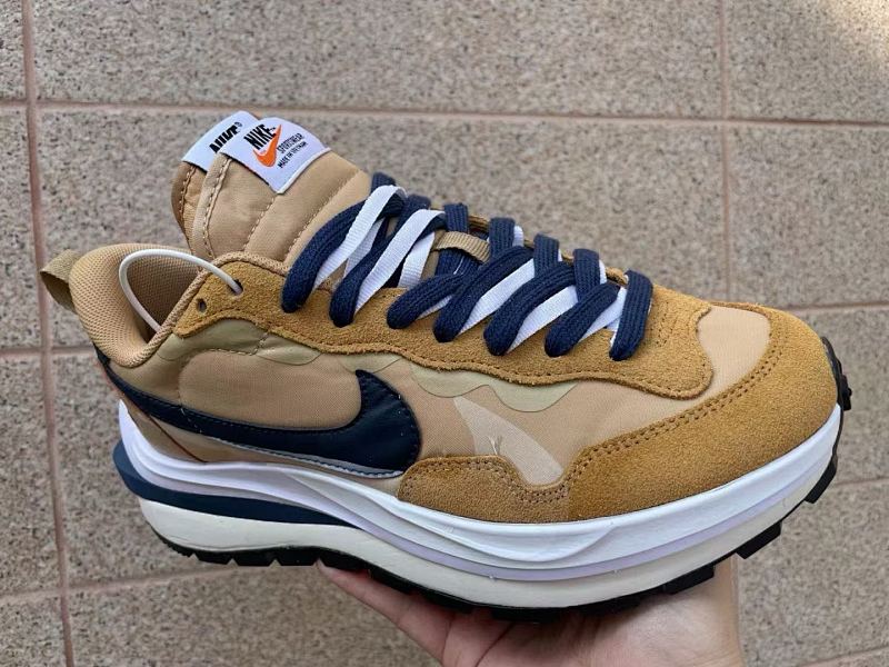 NIKE 8