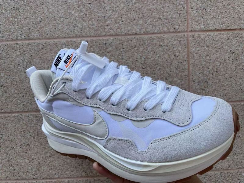 NIKE 10
