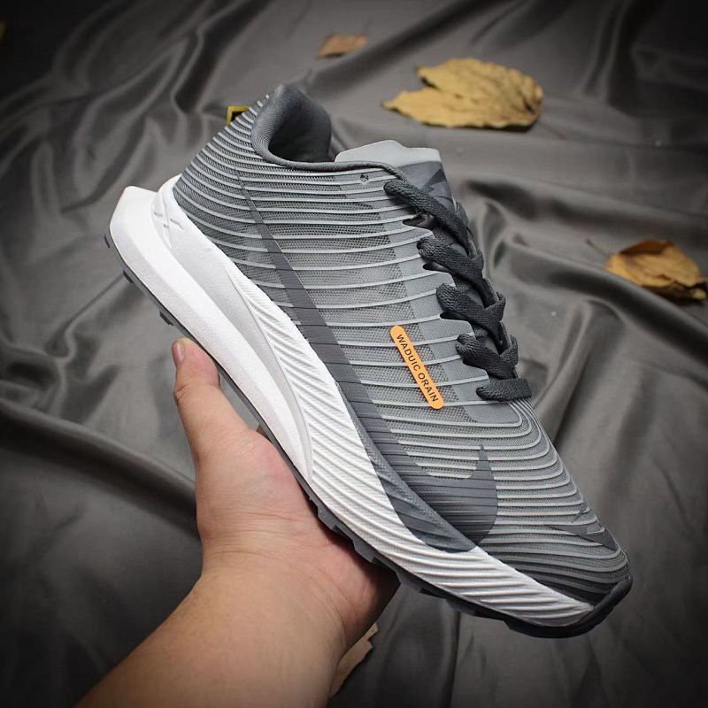 NIKE 6