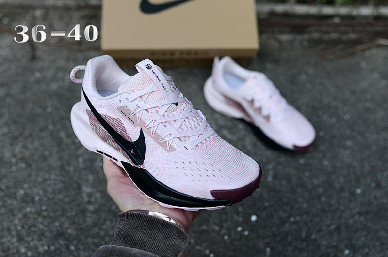 NIKE. 5 9