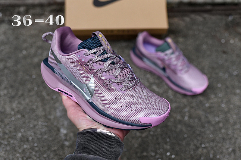NIKE. 5 10