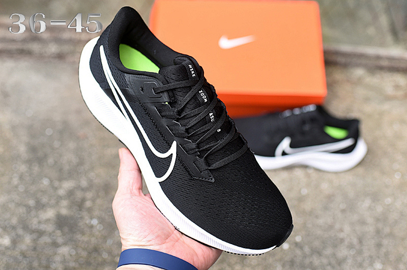 NIKE.Moon 38 15