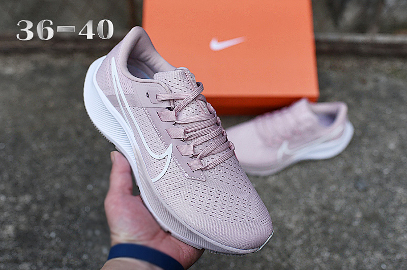 NIKE.Moon 38 6