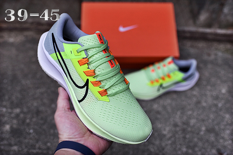 NIKE.Moon 38 8