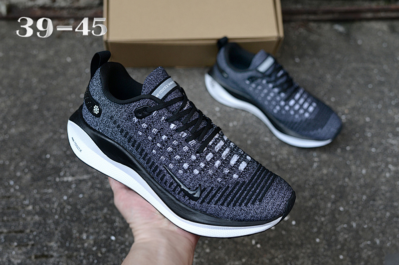NIKE.Moon 4 11