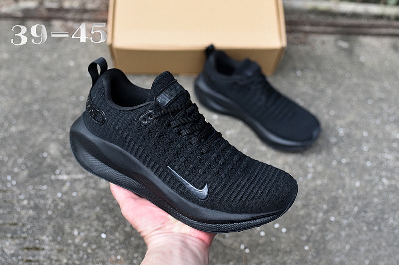 NIKE.Moon 4 7