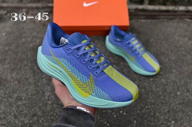 NIKE.4