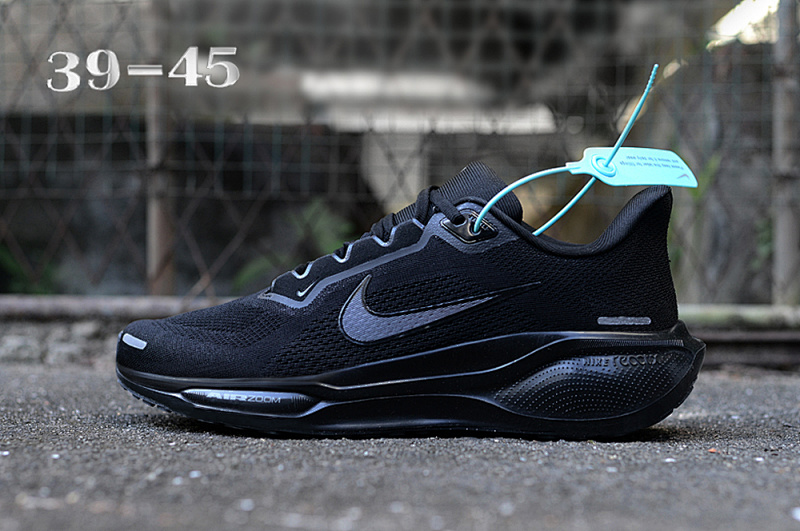NIKE.Moon 41 6