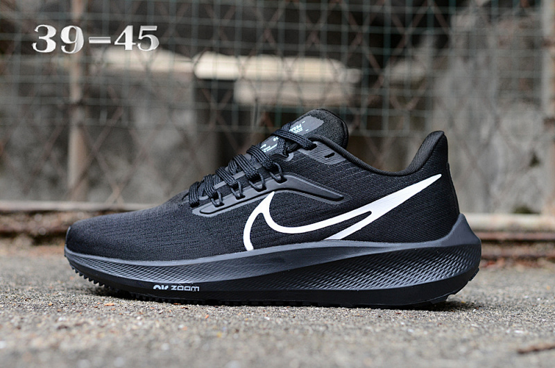 NIKE.Moon.39 18