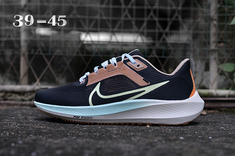NIKE.Moon 40 24