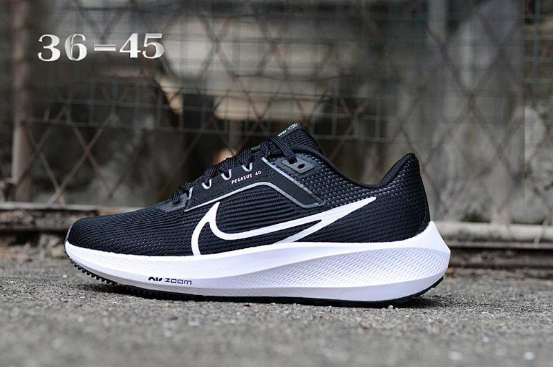 NIKE.Moon 40 5