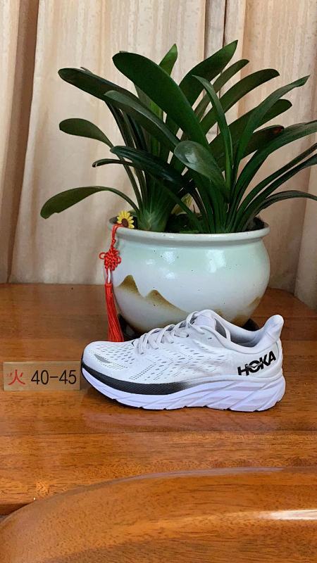 HOKA Clifton 8 27