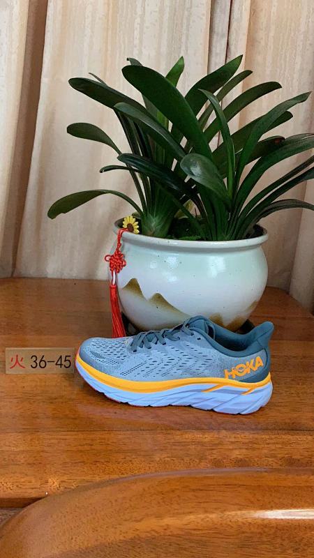 HOKA Clifton 8 32