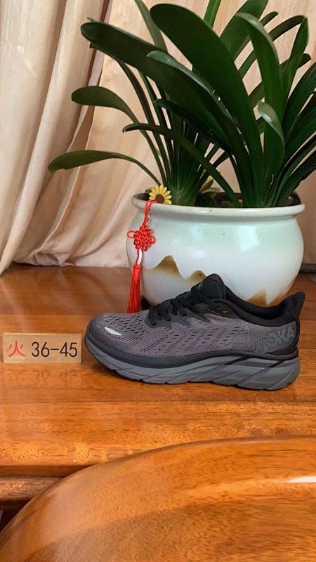 HOKA Clifton 8 39