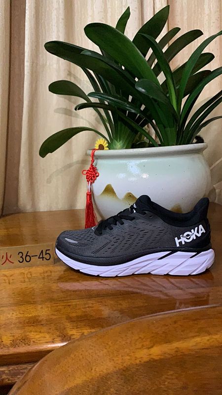 HOKA Clifton 8 42