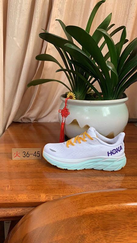 HOKA Clifton 8 9