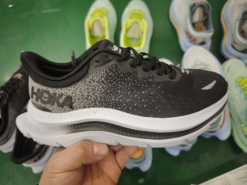 HOKA.2422 5