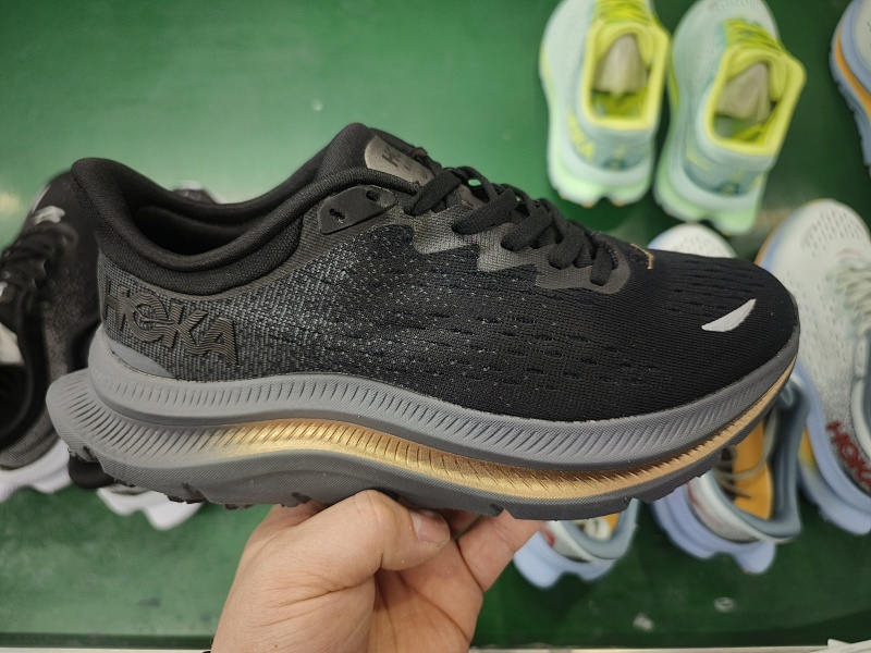 HOKA.2422 7