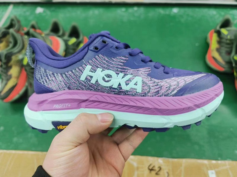 HOKA.2319 9