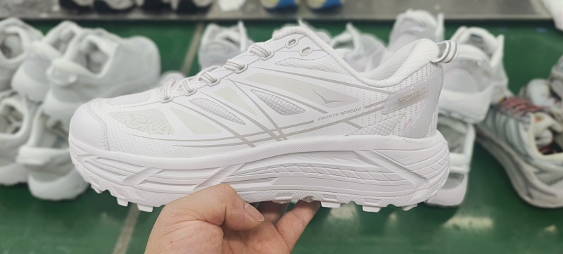 HOKA.2318 8