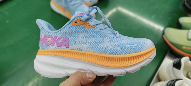 HOKA.2316 11
