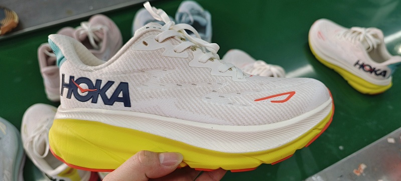 HOKA.2316 15