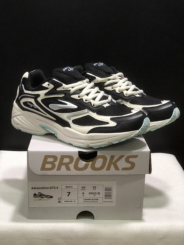 Brooks Adrenaline GTS 4