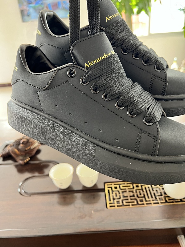 Alexander McQueen.Frosted