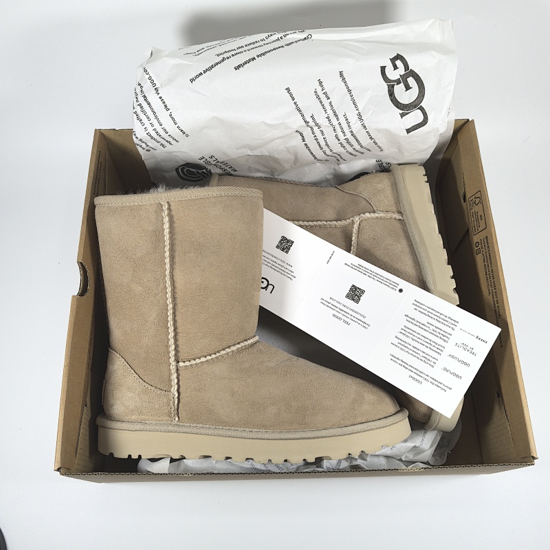 UGG 5825  36 12